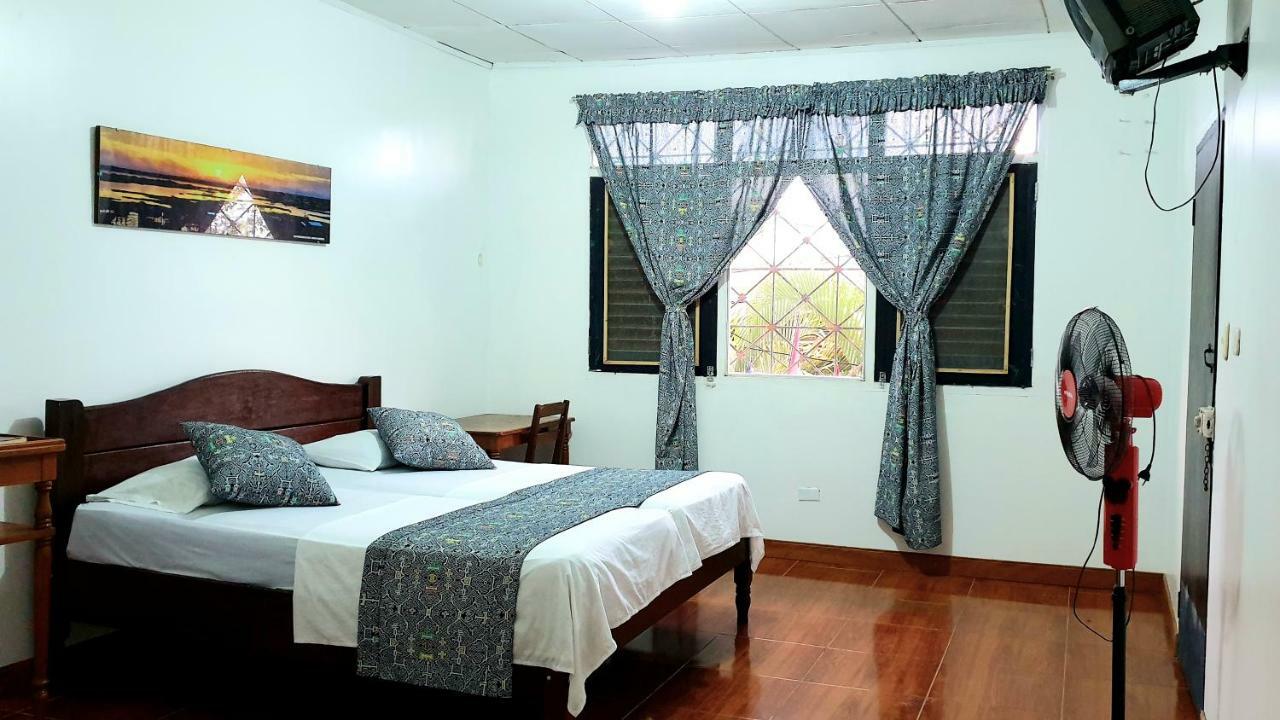 Hostal Maravilla Amazonica Икитос Экстерьер фото